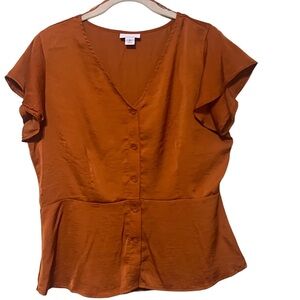 NWOT Liz Claiborne orange/gold blouse, butterfly sleeves and button detailing